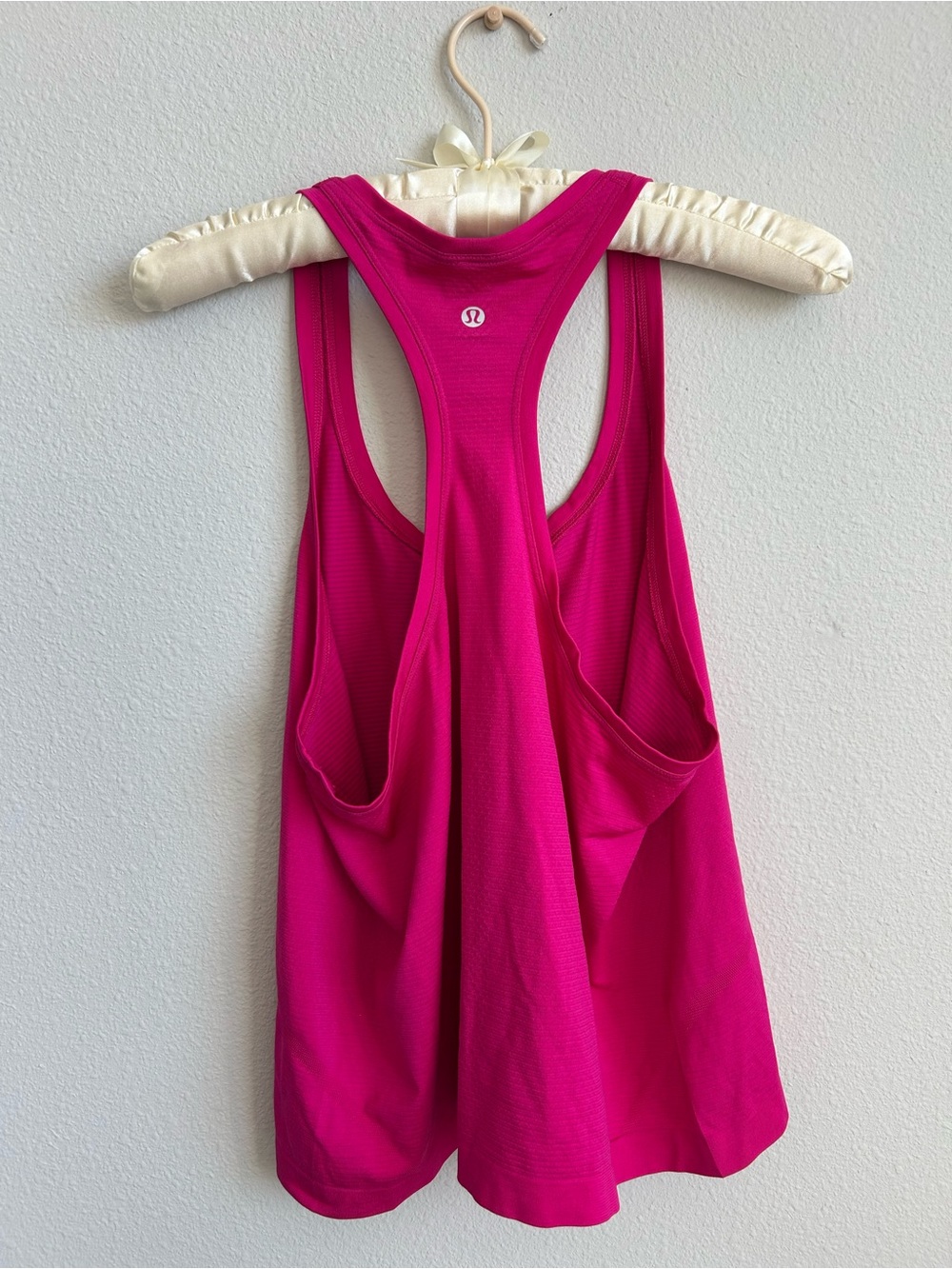 lululemon athletica Women’s Hot Pink Racerback Tank Size 12